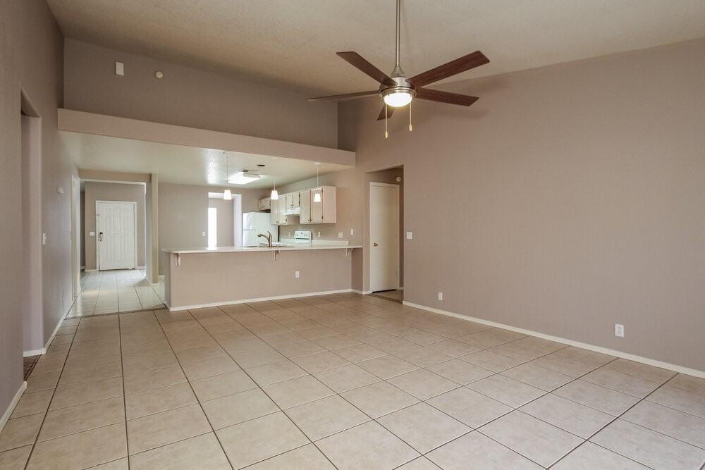 8720 W Tuckey Ln - Photo 7 of 16