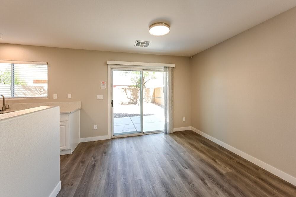 7424 Scottish Castle Ave - Photo 6 of 18