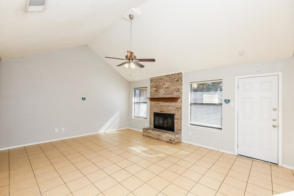 717 Parkwest Blvd - Photo 5 of 16