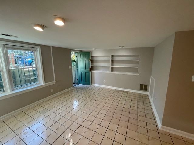 2115 Newport Place NW - Photo 4 of 19