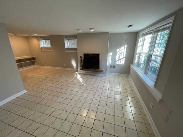 2115 Newport Place NW - Photo 5 of 19