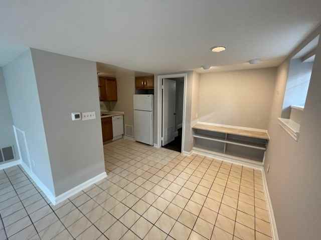 2115 Newport Place NW - Photo 6 of 19