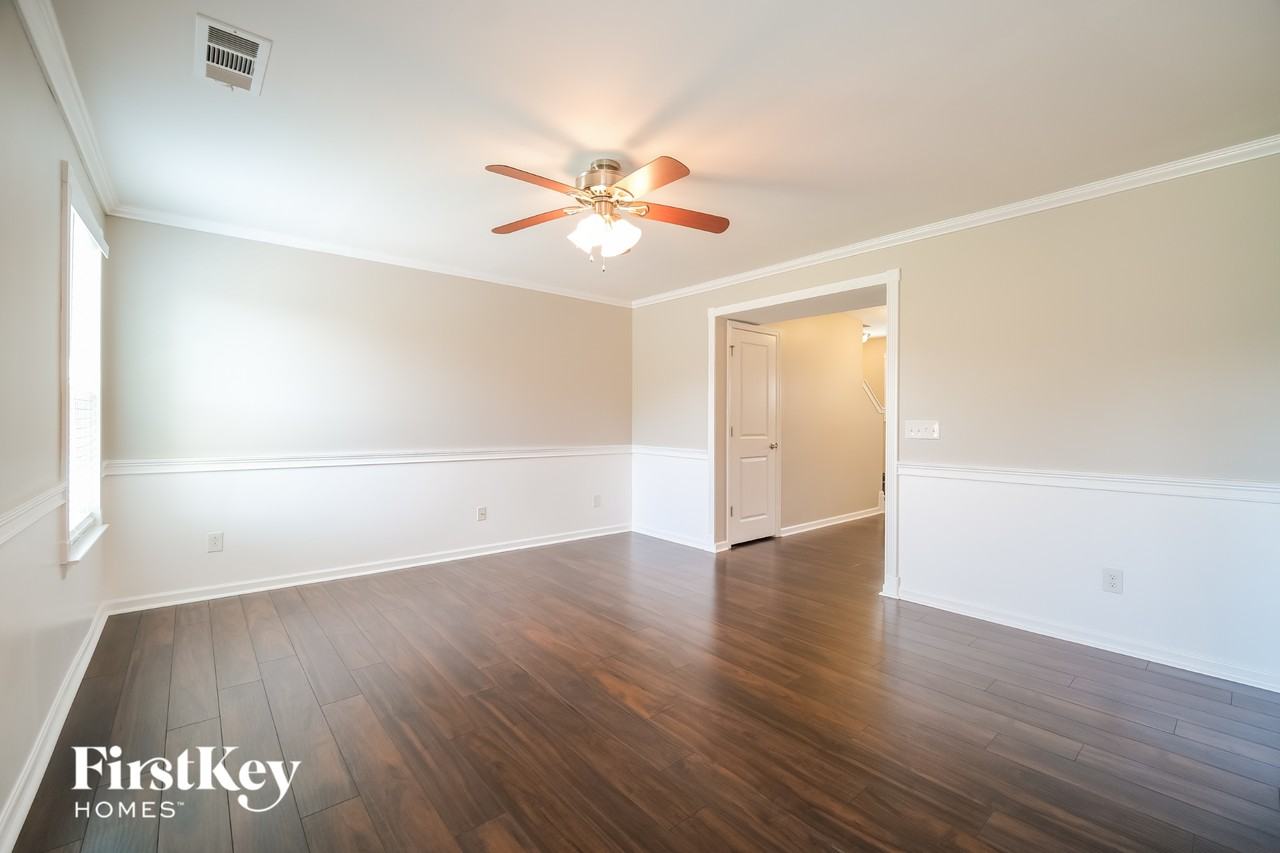 1620 Brockton Ln - Photo 3 of 15