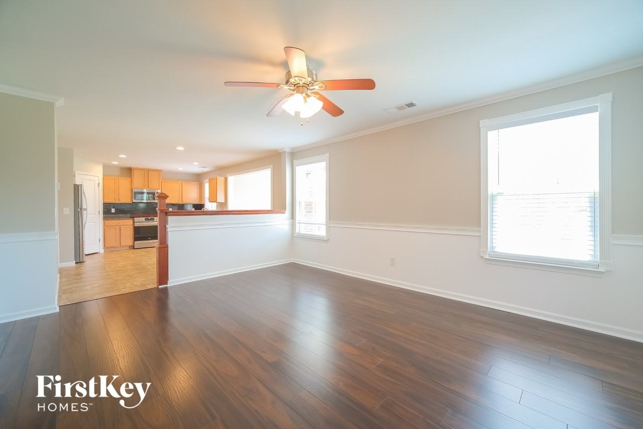 1620 Brockton Ln - Photo 4 of 15