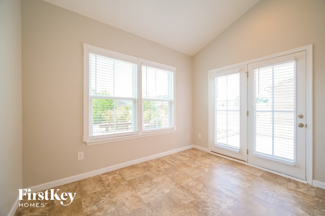 1620 Brockton Ln - Photo 5 of 15