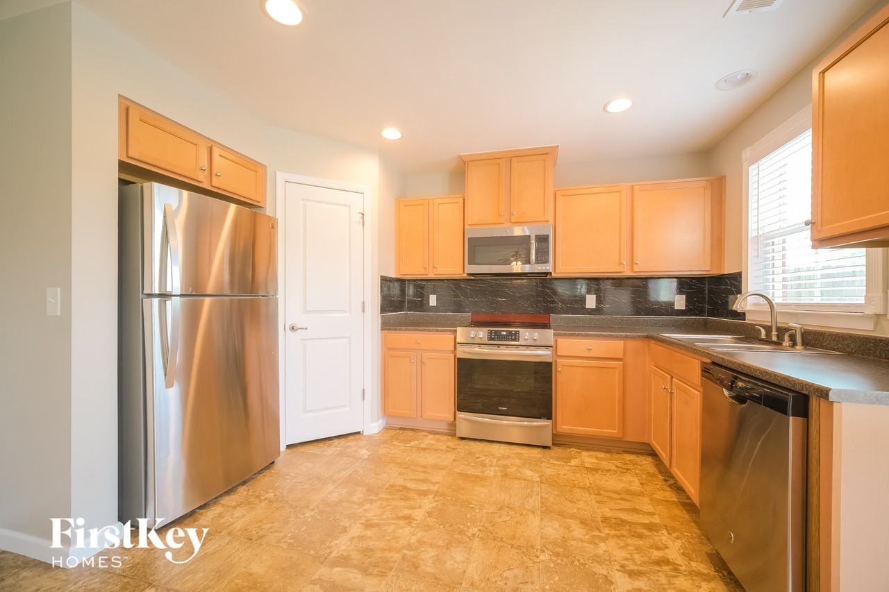 1620 Brockton Ln - Photo 7 of 15