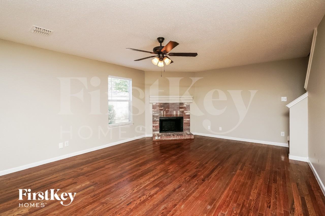 3114 Melrose Dr - Photo 2 of 18
