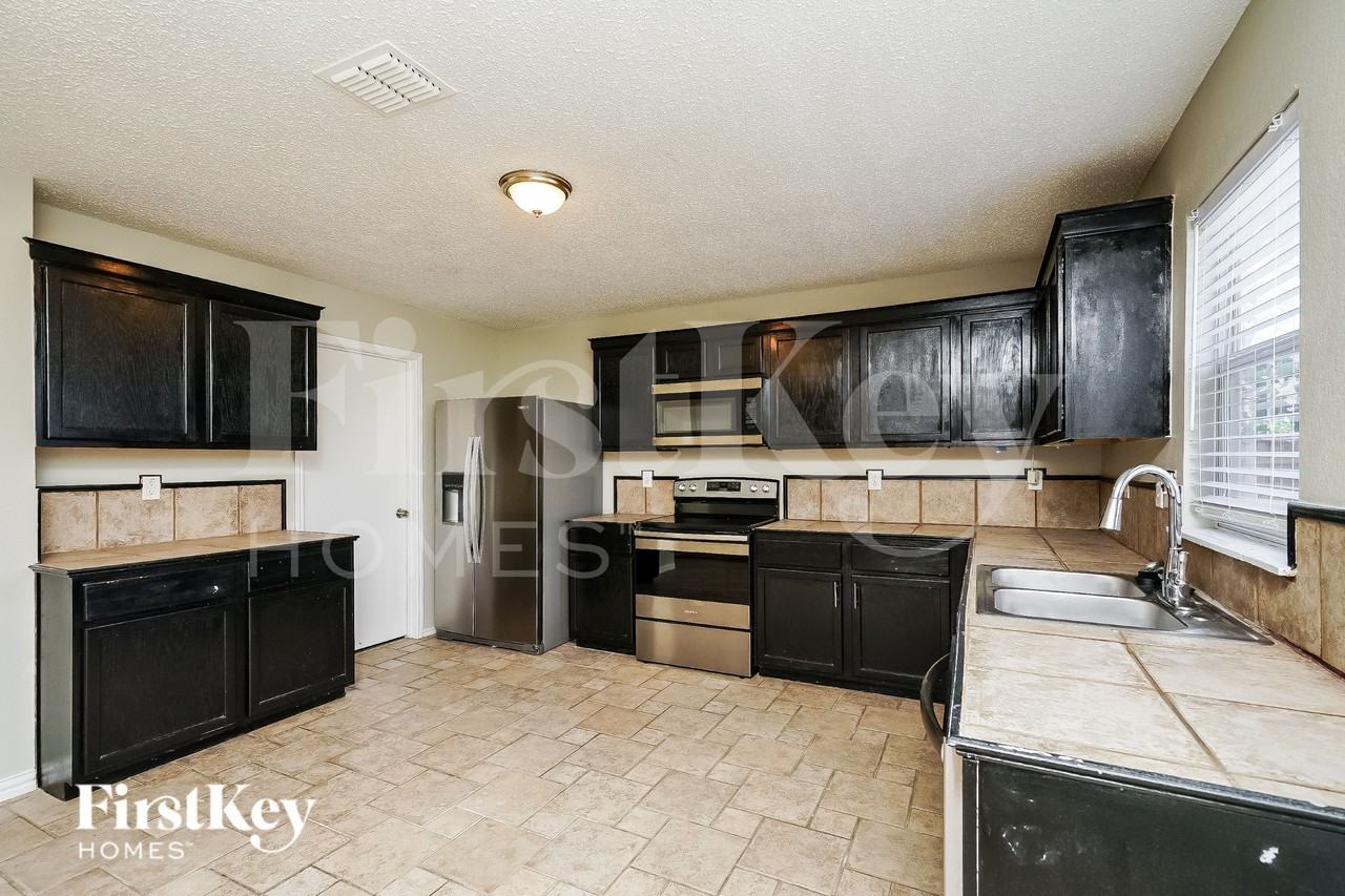 3114 Melrose Dr - Photo 5 of 18