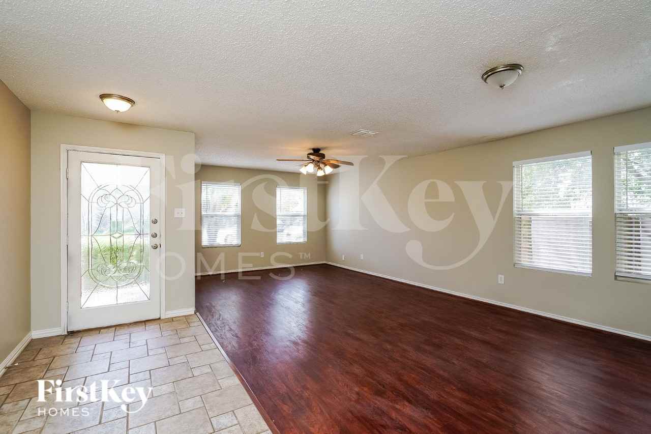 3114 Melrose Dr - Photo 6 of 18