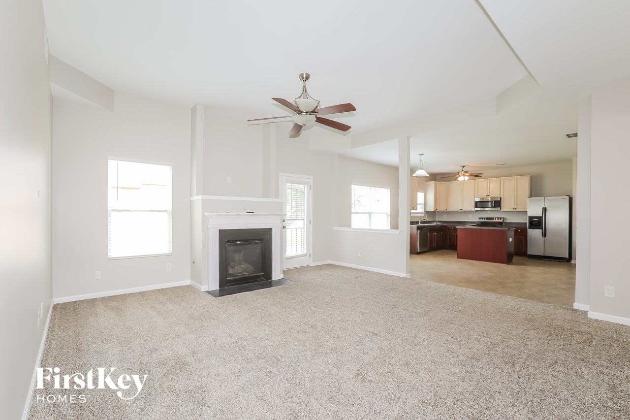 7007 Annie Walk - Photo 2 of 15