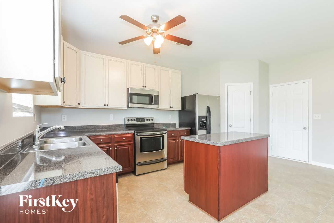7007 Annie Walk - Photo 4 of 15