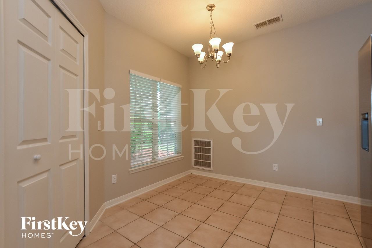 6017 Spring Creek Ct - Photo 4 of 15