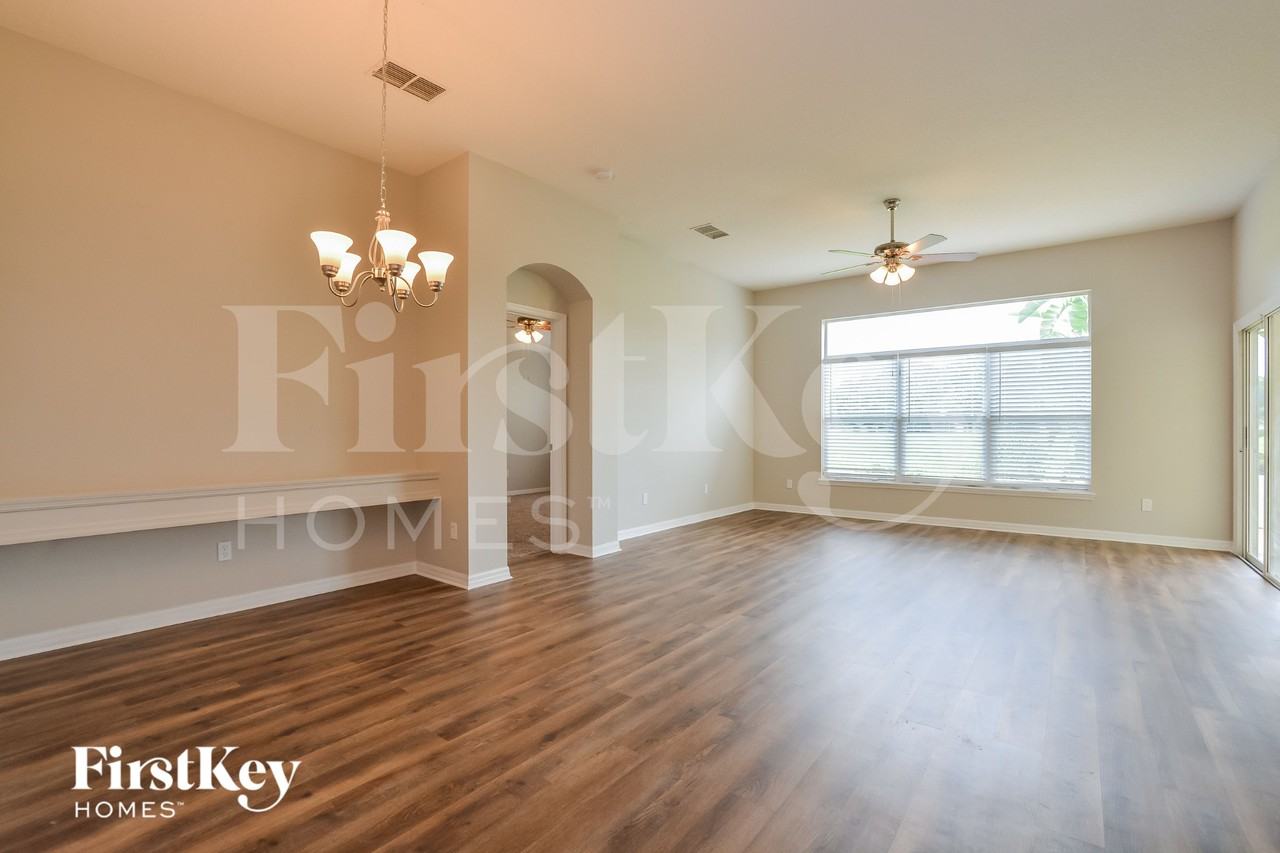 6017 Spring Creek Ct - Photo 5 of 15