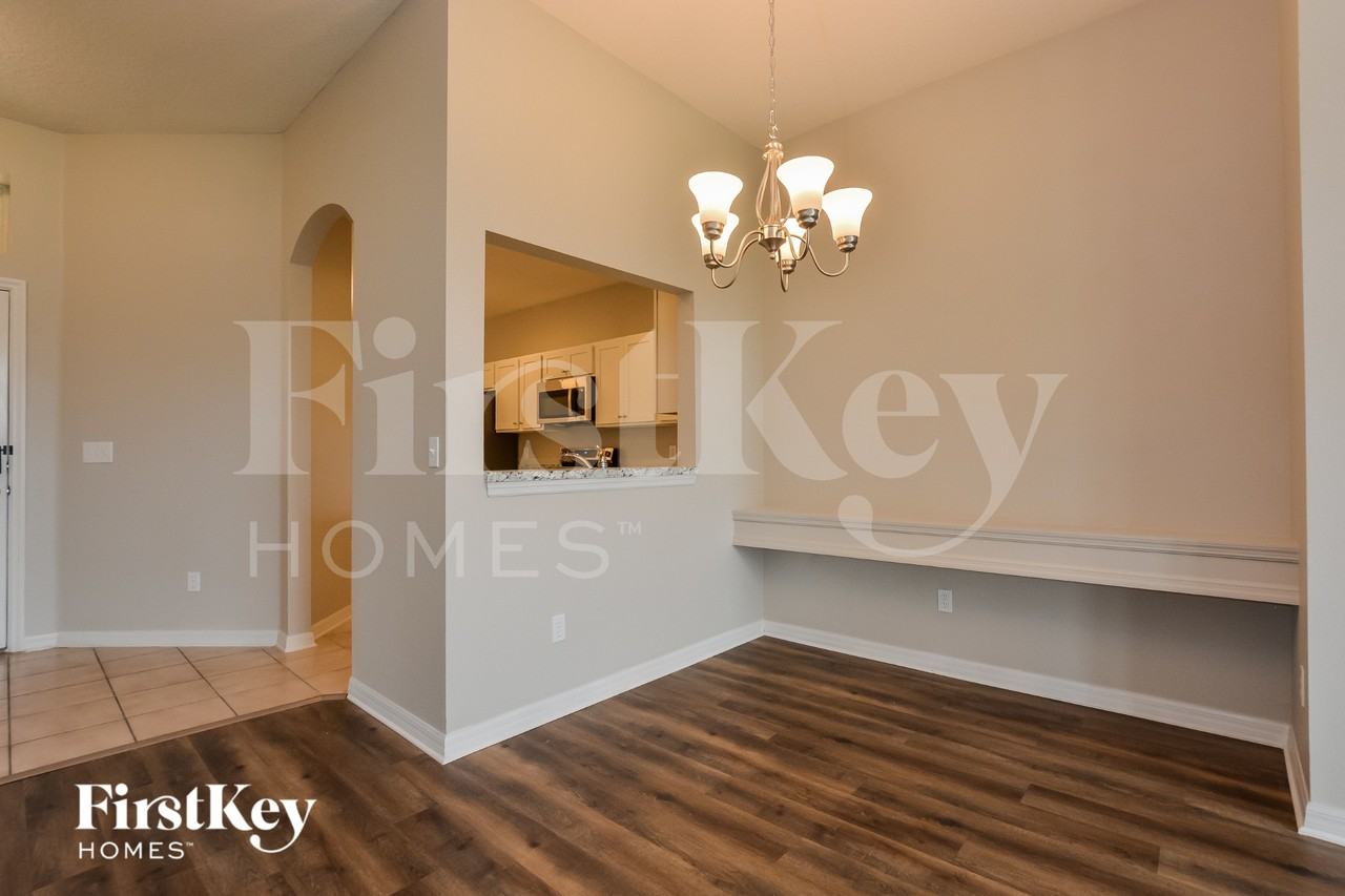 6017 Spring Creek Ct - Photo 6 of 15