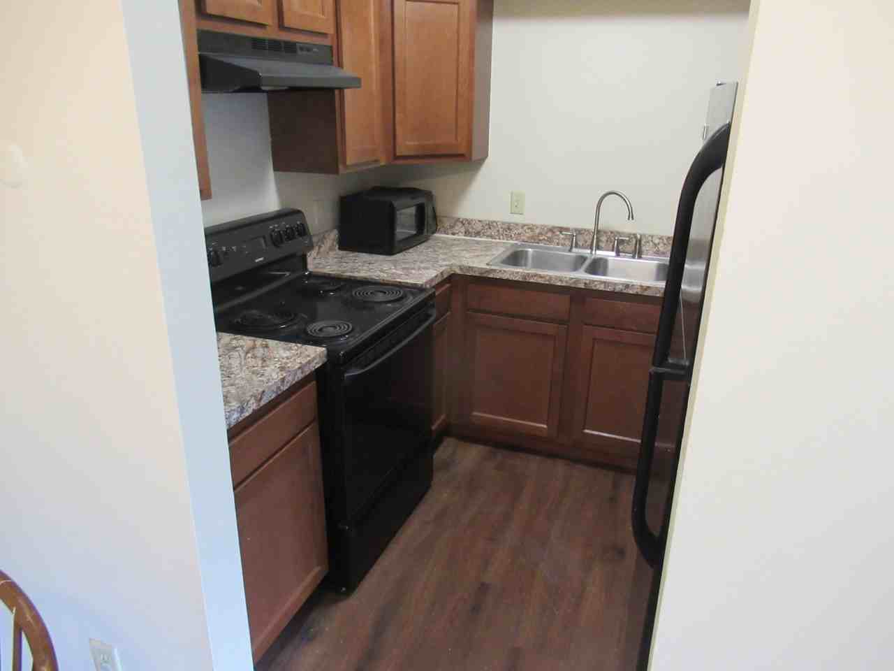Maplewood Manor - Photo 5 of 38