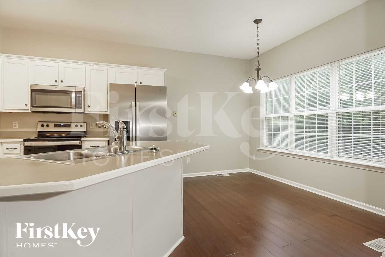 5612 Elliot Cir - Photo 5 of 15