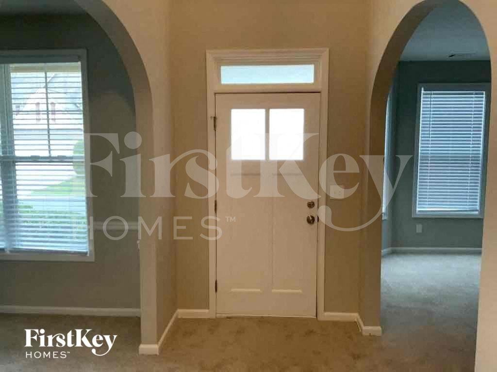 5952 Park Bend Ave - Photo 2 of 12