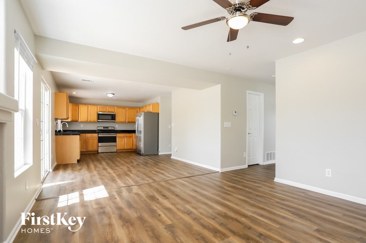 5047 Orleans Ct - Photo 6 of 15