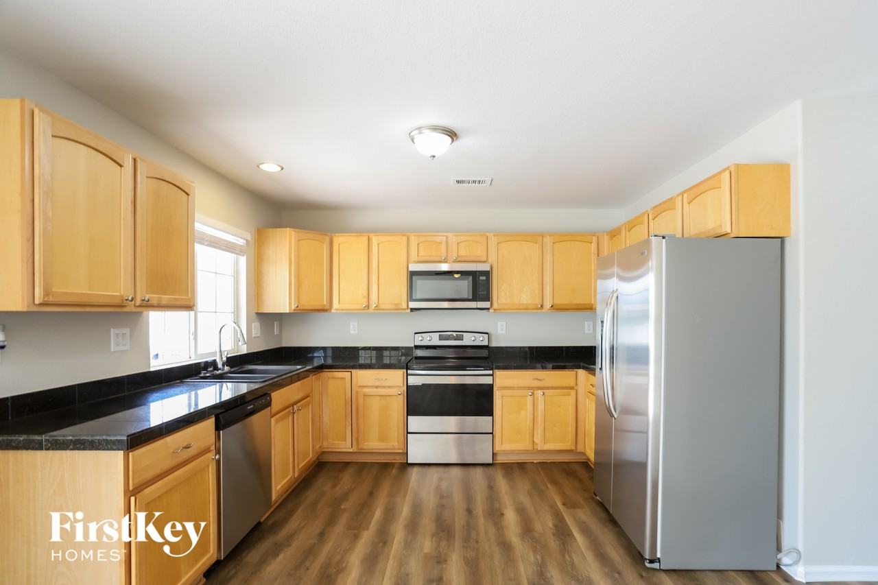 5047 Orleans Ct - Photo 7 of 15