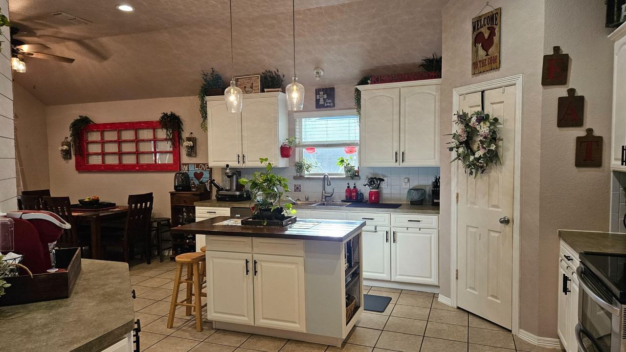 Sycamore Ln - Photo 2 of 14