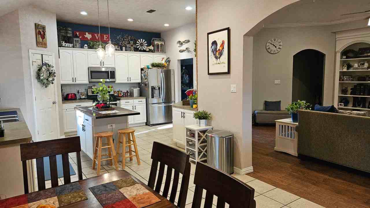 Sycamore Ln - Photo 4 of 14