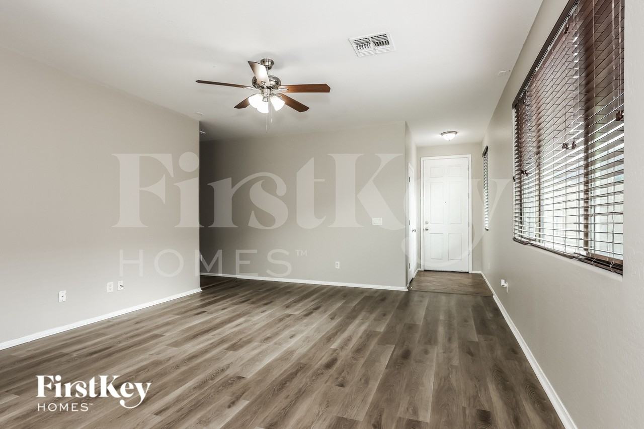 6920 W Harwell Rd - Photo 2 of 19