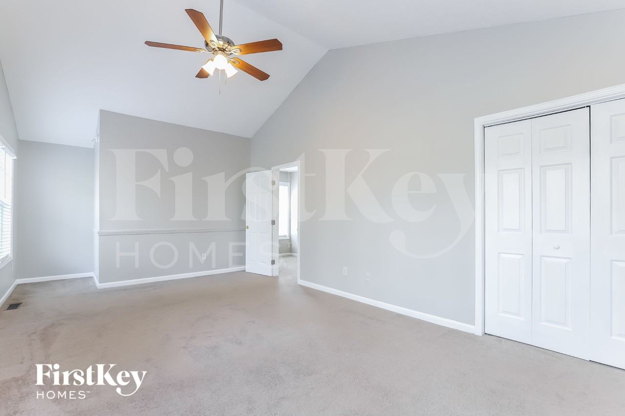 9215 Fleetwood Trl - Photo 7 of 15