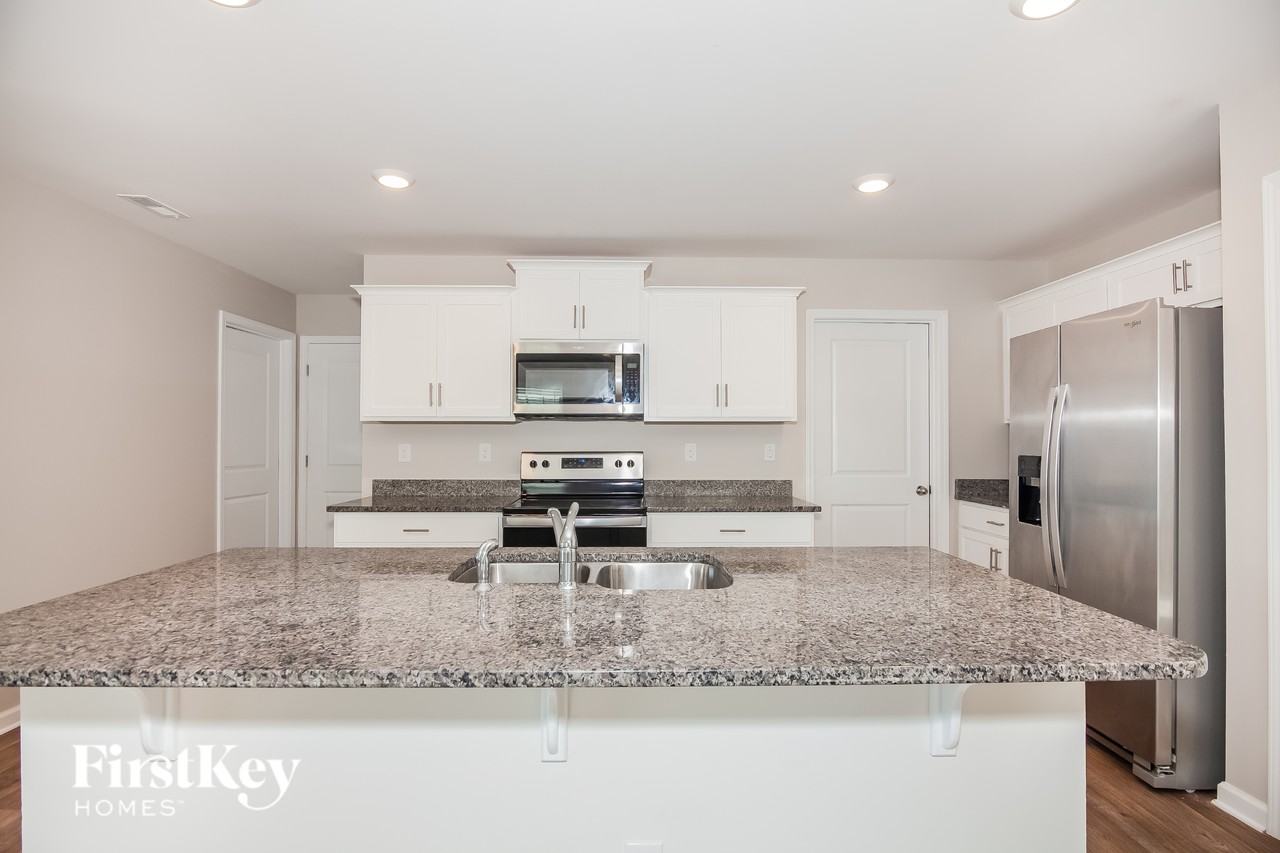 2647 Idared Dr - Photo 5 of 15