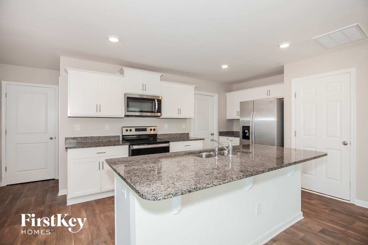 2647 Idared Dr - Photo 6 of 15