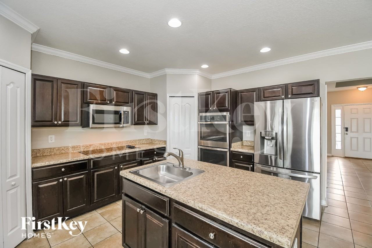 10286 Magnolia Hills Dr - Photo 5 of 16