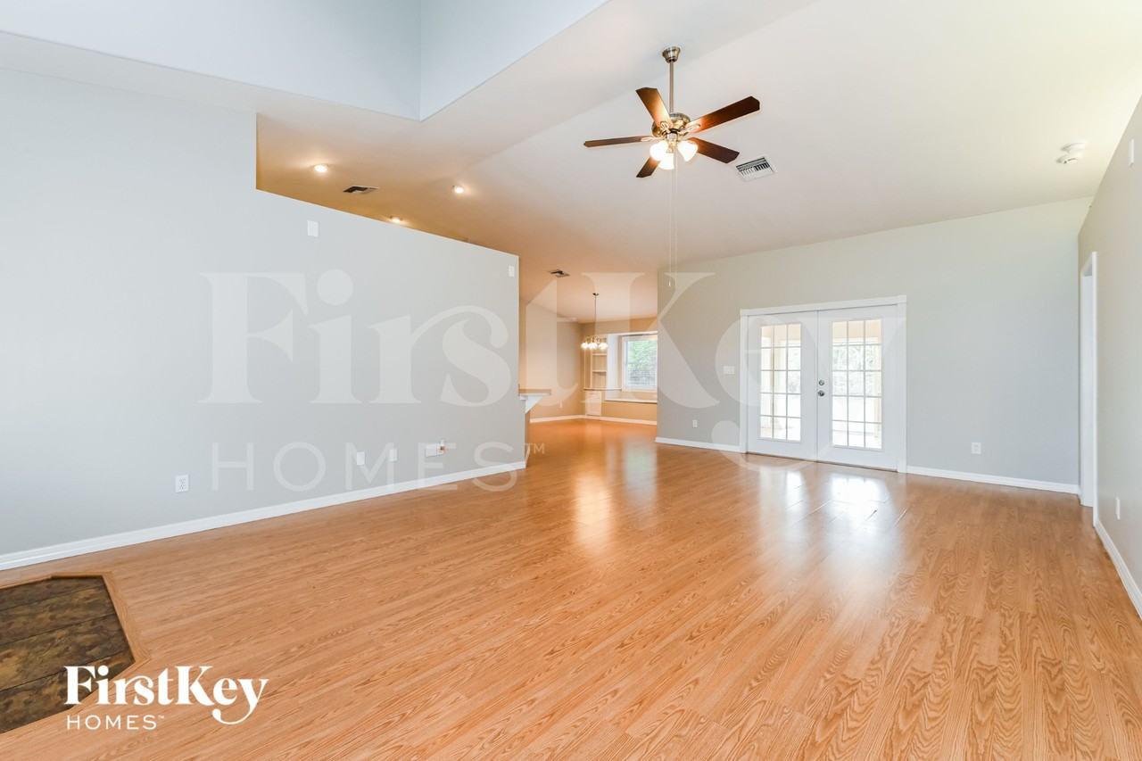 217 Greenwood Ave - Photo 3 of 16