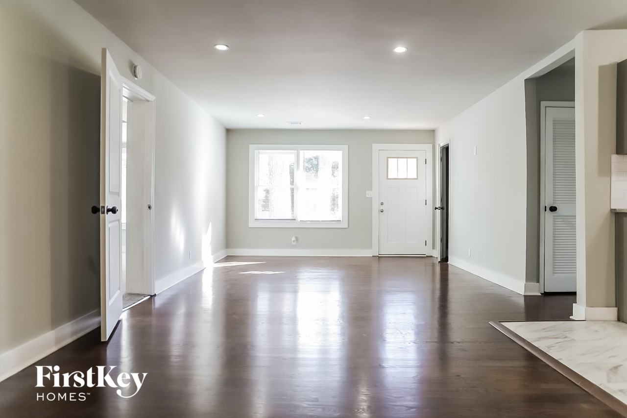 2207 Freydale Rd Se - Photo 2 of 15