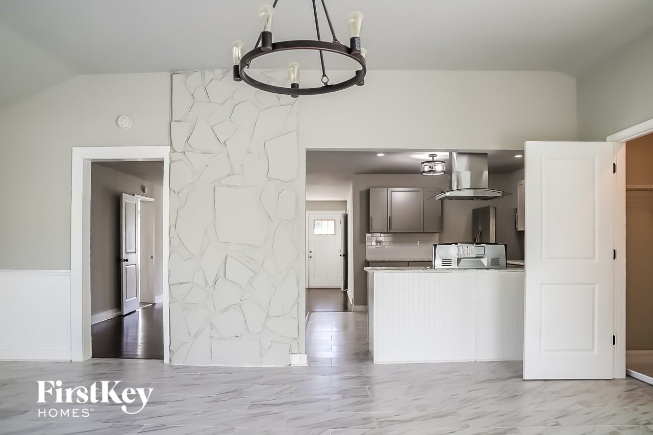 2207 Freydale Rd Se - Photo 4 of 15