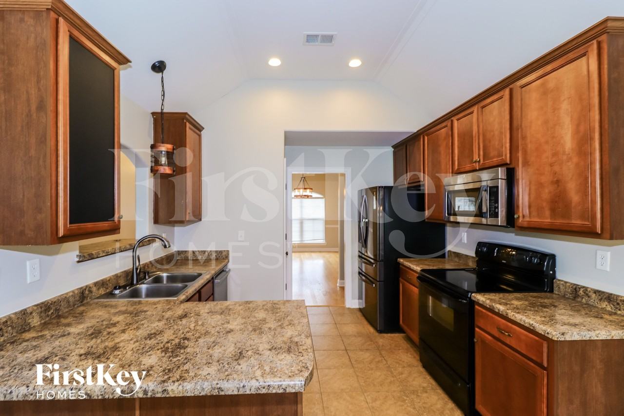170 Southwind Dr - Photo 7 of 15