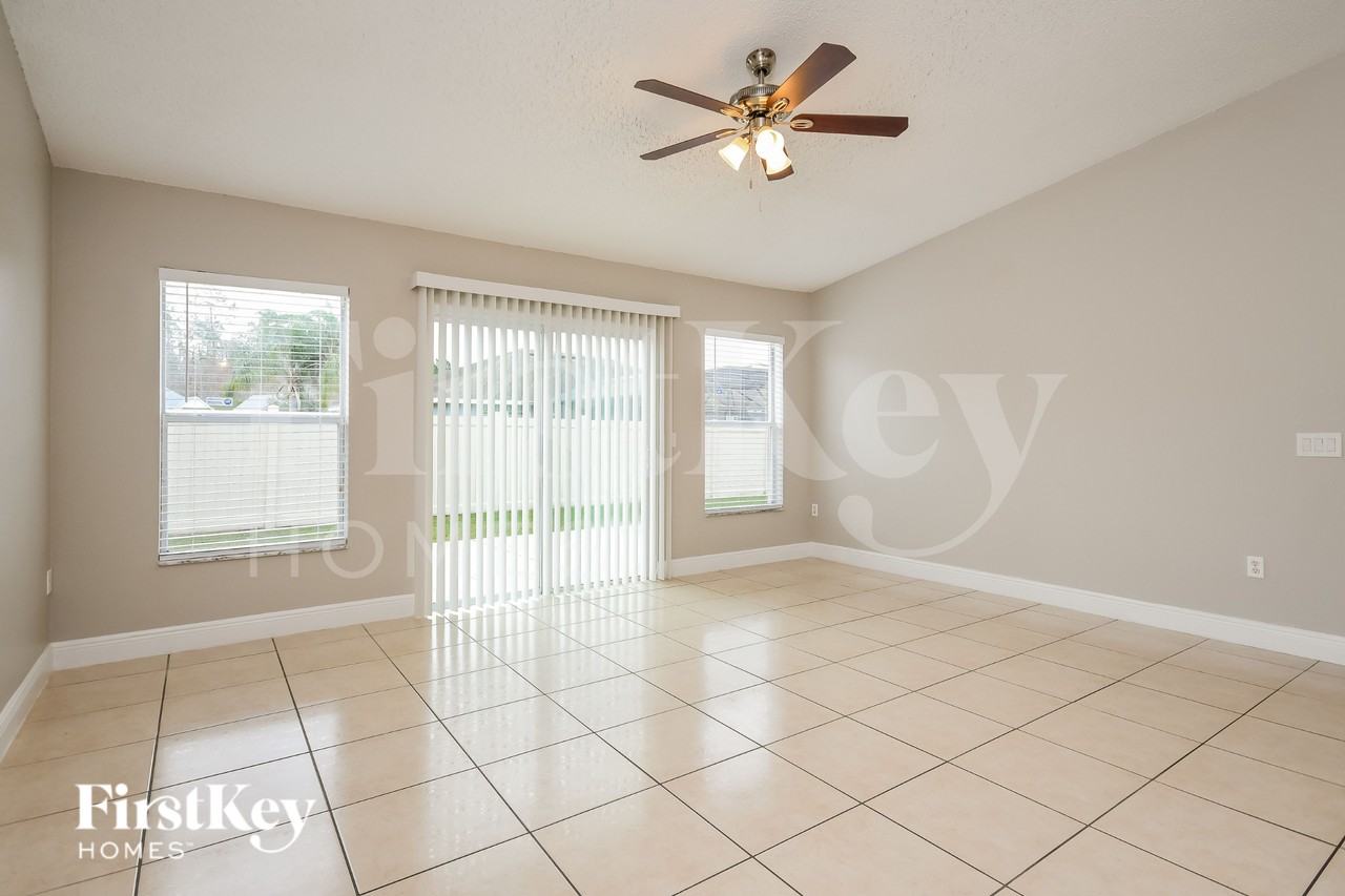 2421 Regent Way - Photo 3 of 16