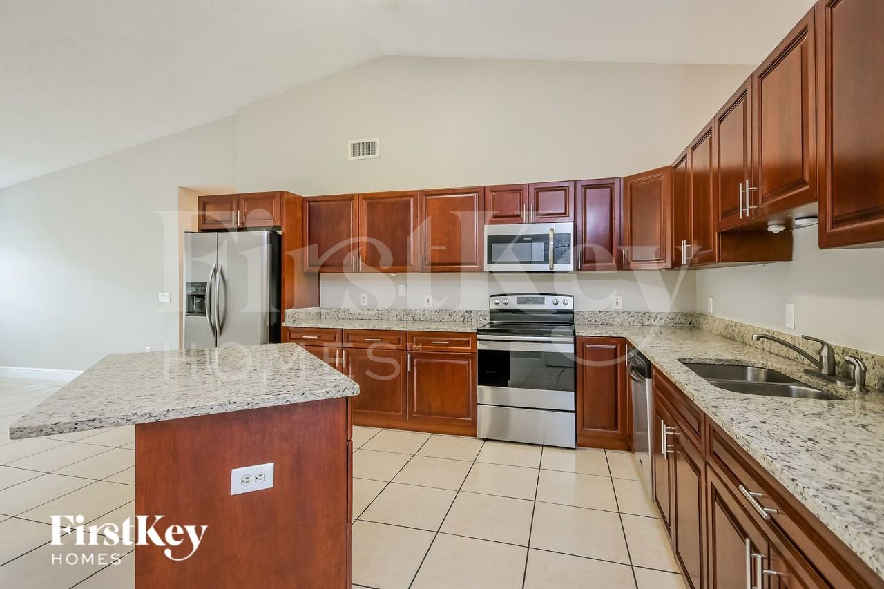 2421 Regent Way - Photo 6 of 16