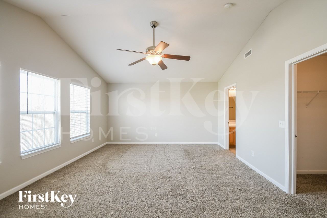 8728 N Springview Dr - Photo 7 of 16