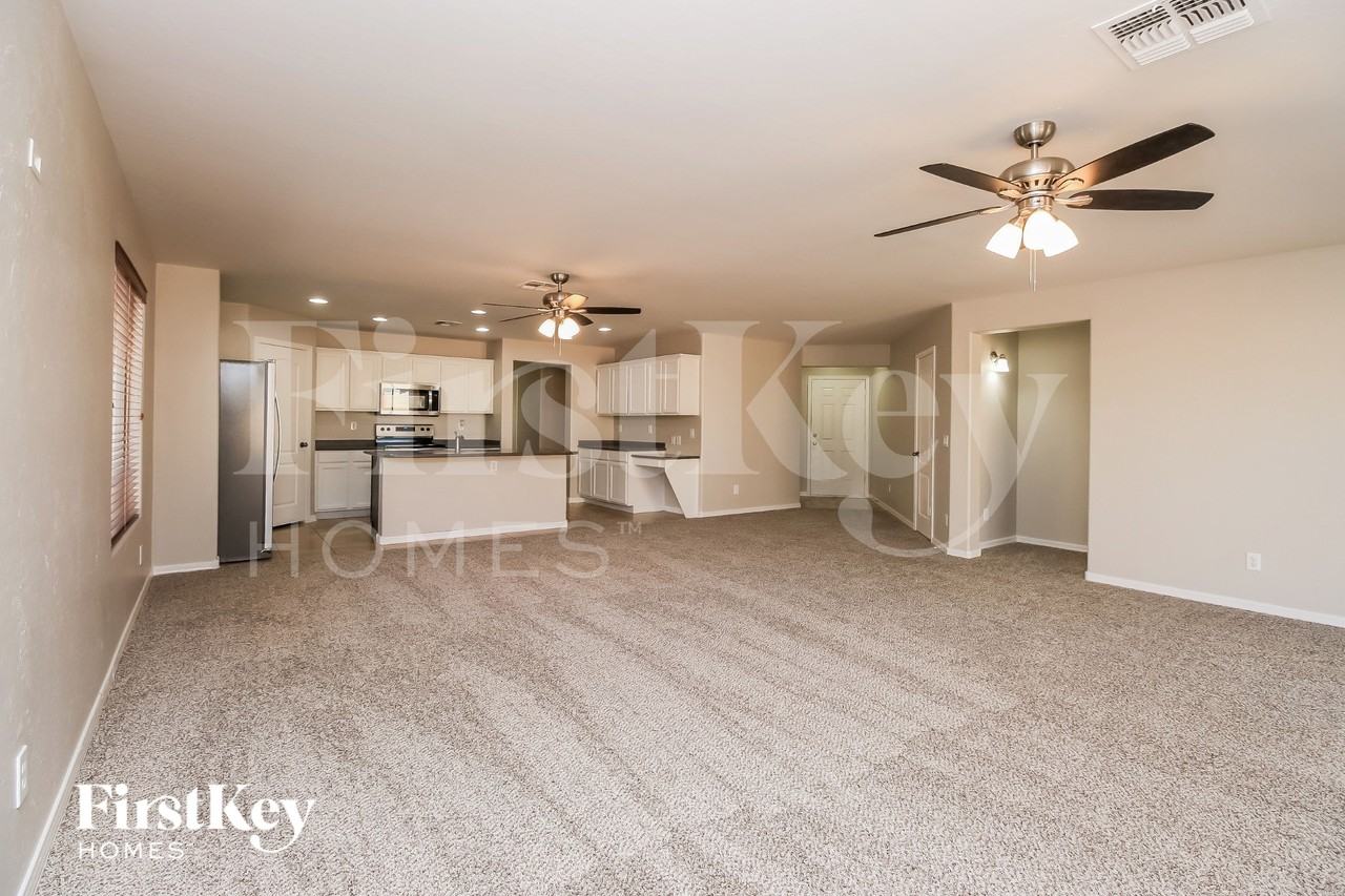 914 W Desert Canyon Dr - Photo 5 of 18