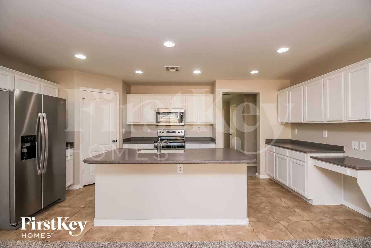 914 W Desert Canyon Dr - Photo 7 of 18