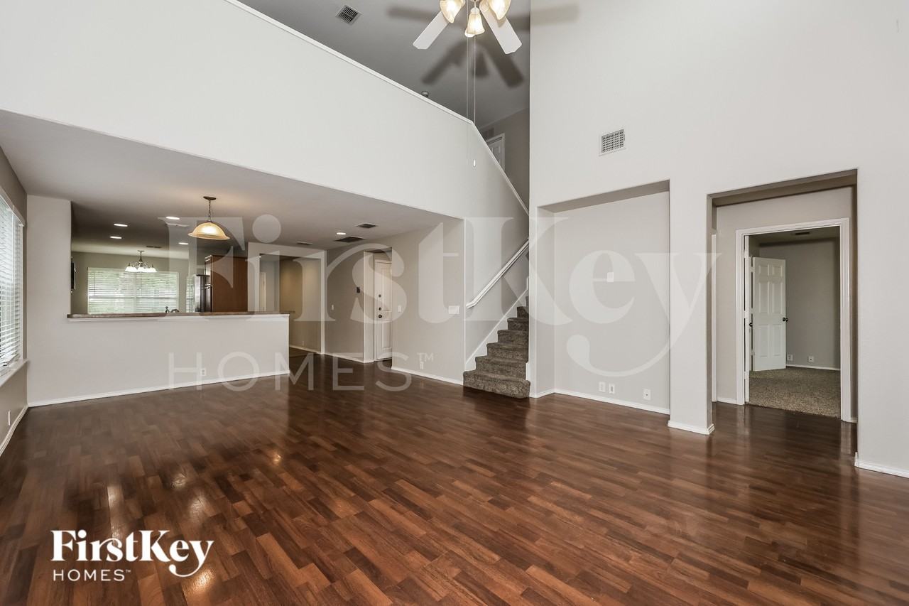 4500 Chris Dr - Photo 4 of 19
