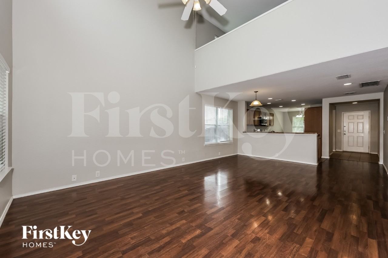 4500 Chris Dr - Photo 5 of 19