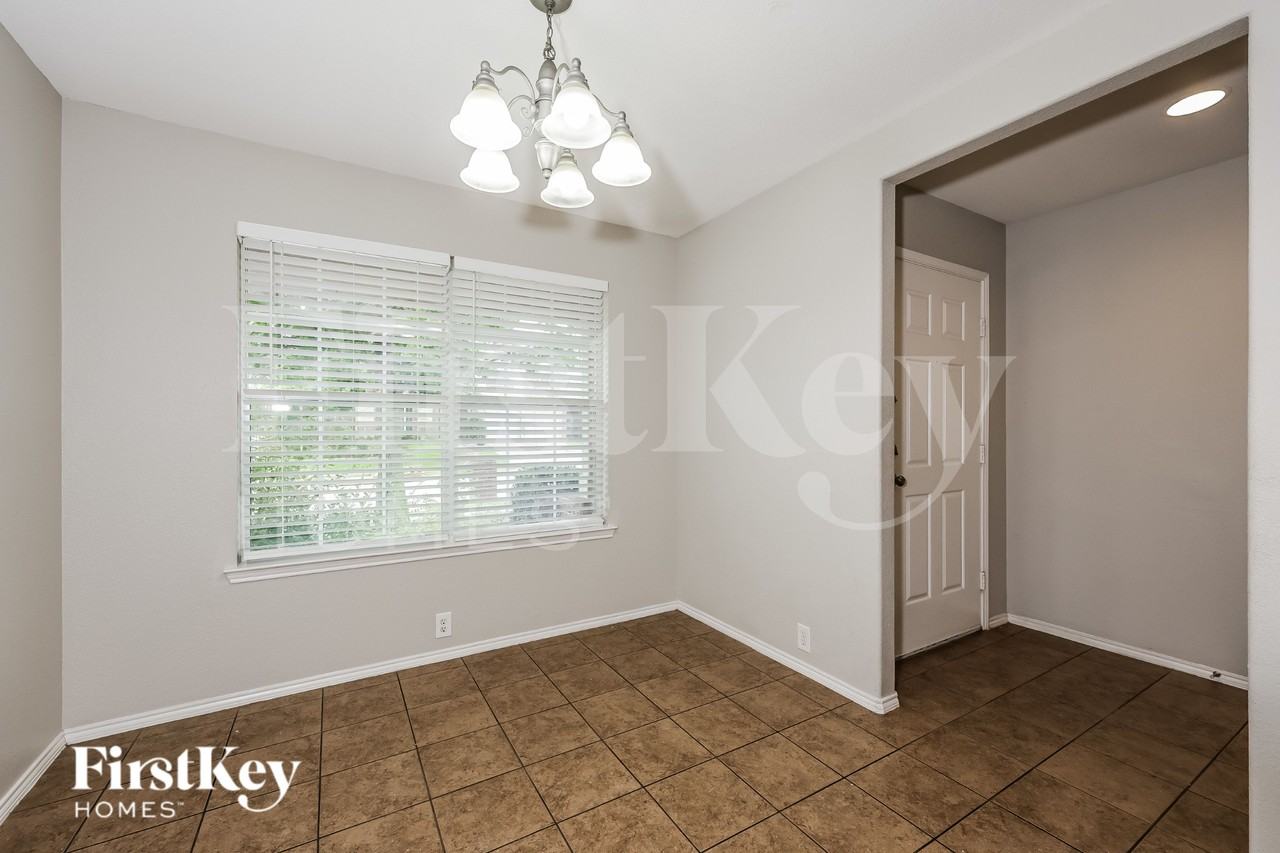 4500 Chris Dr - Photo 6 of 19