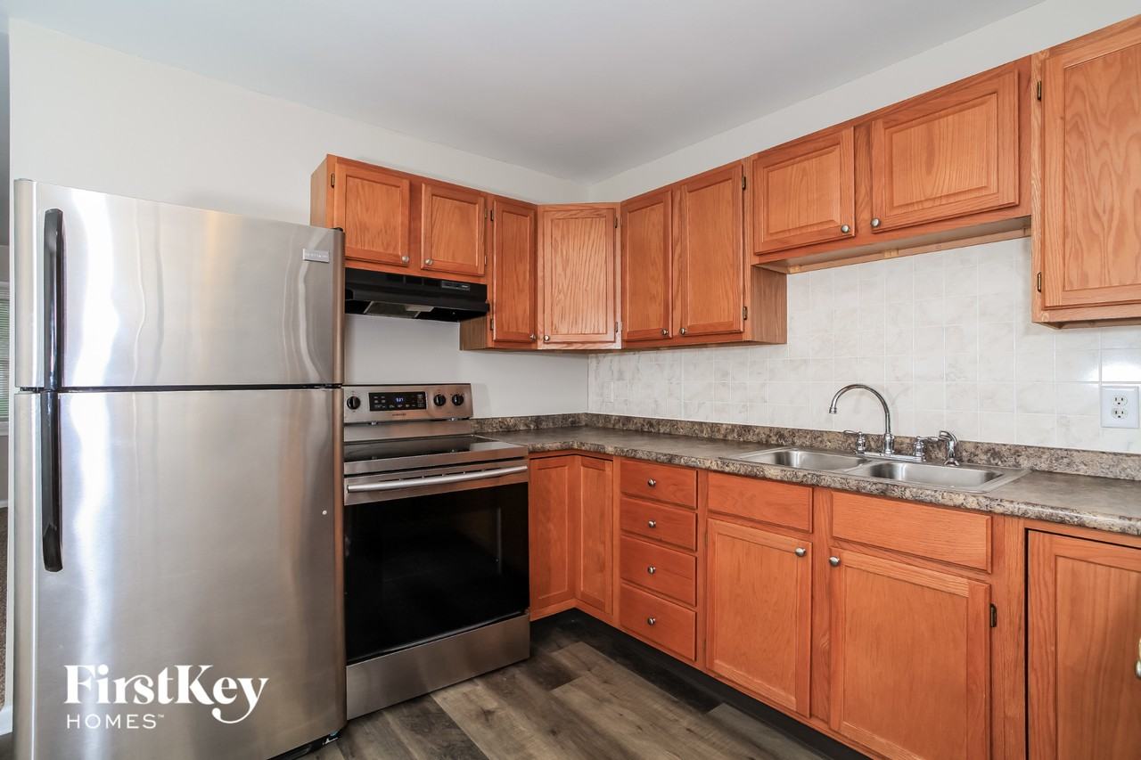 3704 Homecomer Dr - Photo 6 of 15