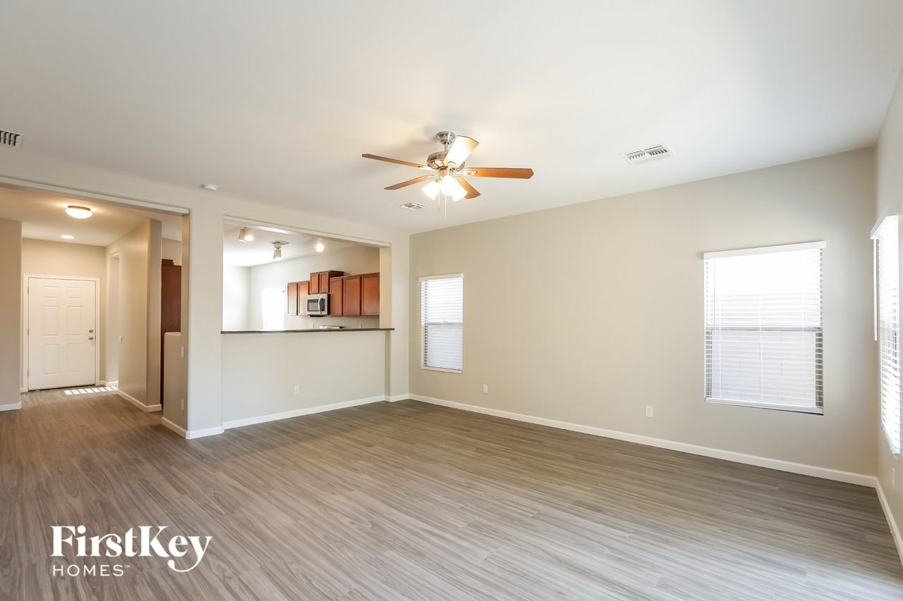 5229 W Shumway Farm Rd - Photo 4 of 15
