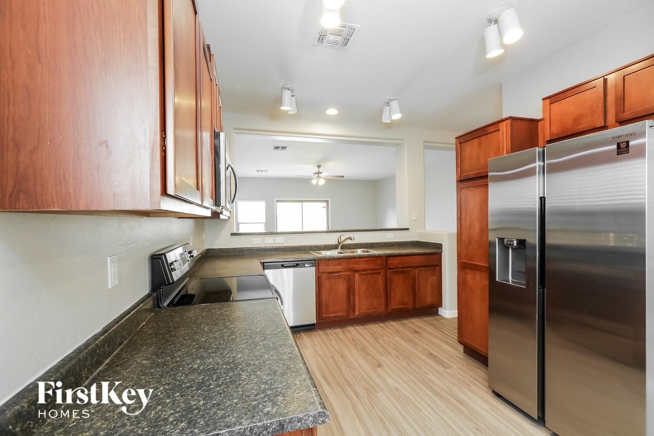 5229 W Shumway Farm Rd - Photo 7 of 15