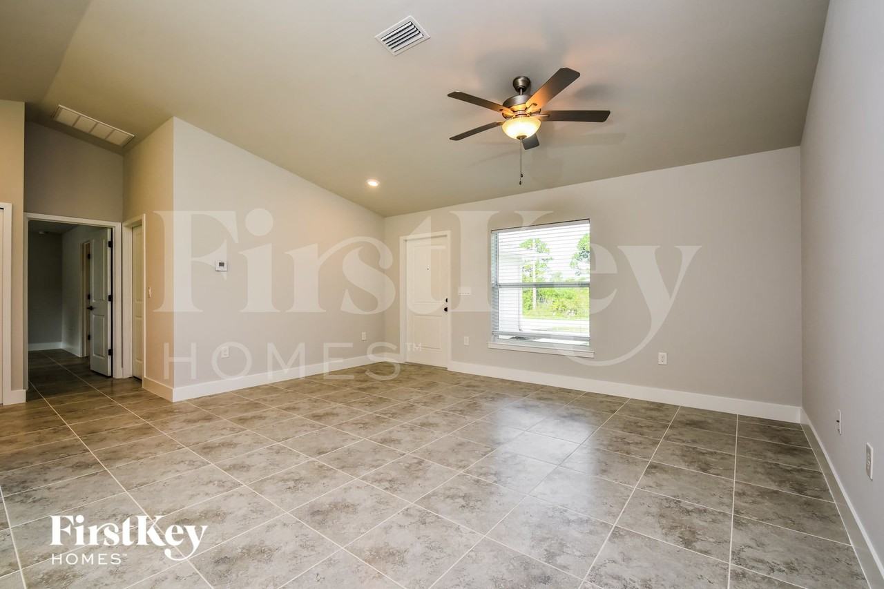 1603 Hanna Ave S - Photo 4 of 15