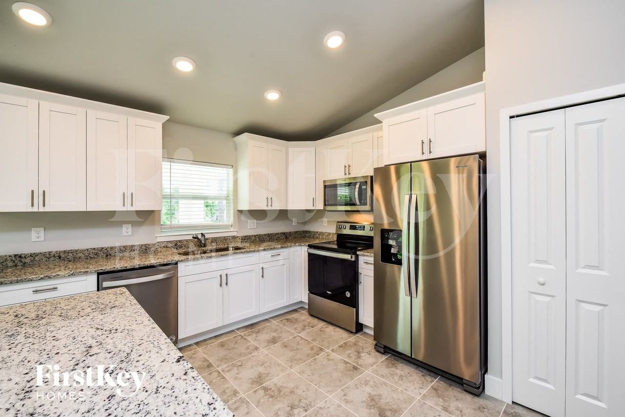 1603 Hanna Ave S - Photo 7 of 15