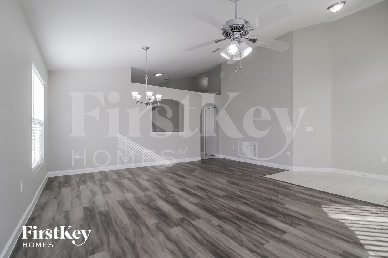 14844 Lady Victoria Blvd - Photo 3 of 15