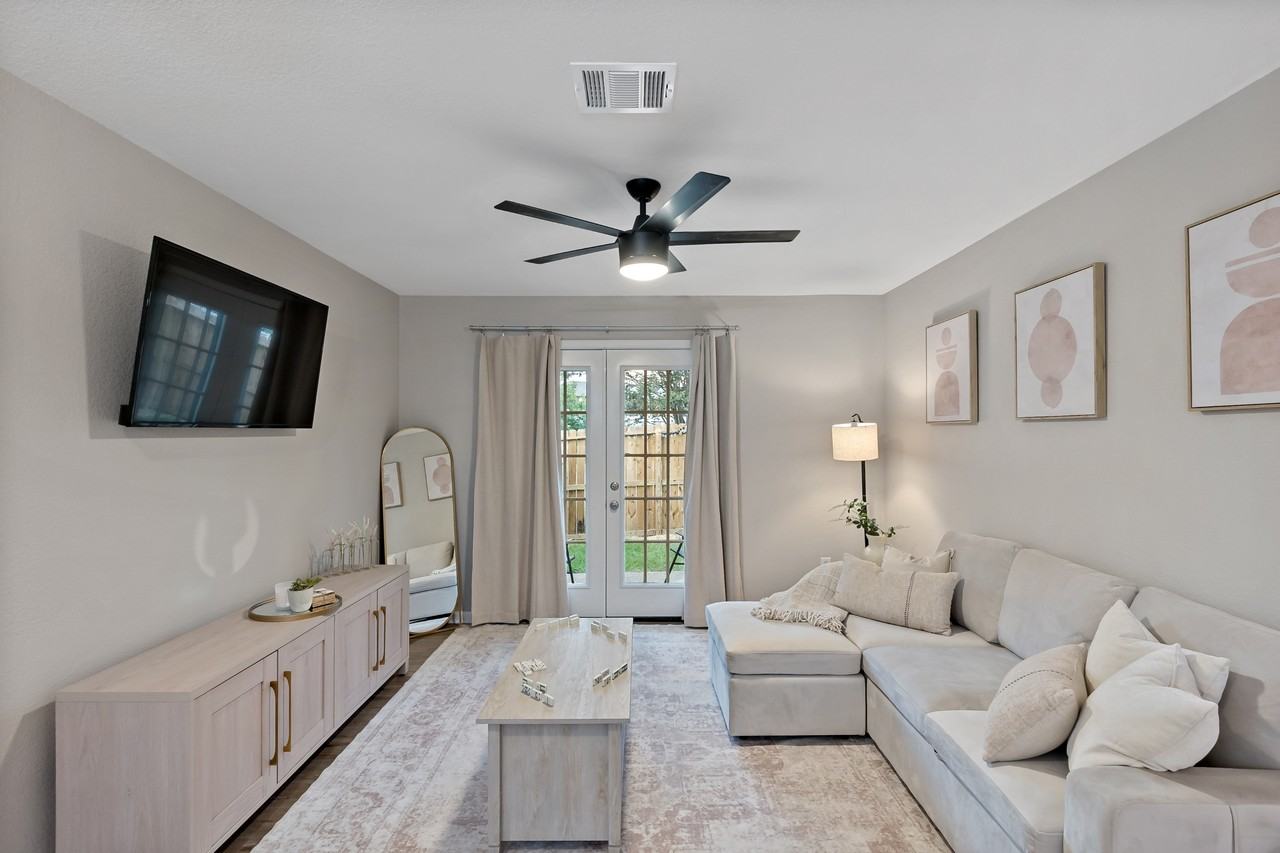 700 South Sims Avenue - Photo 3 of 23
