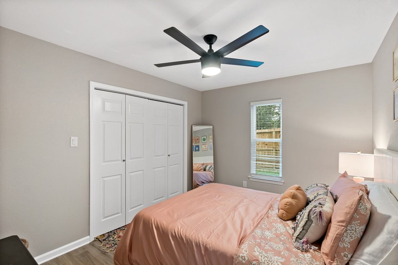 700 South Sims Avenue - Photo 6 of 23